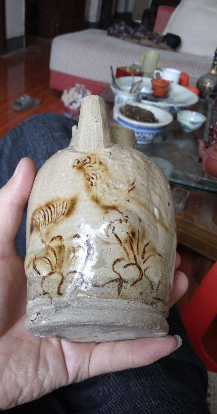 * 长沙铜官窑褐彩花鸟纹执壶