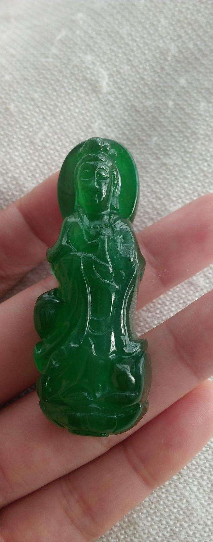 清代冰种满绿老翡翠观音