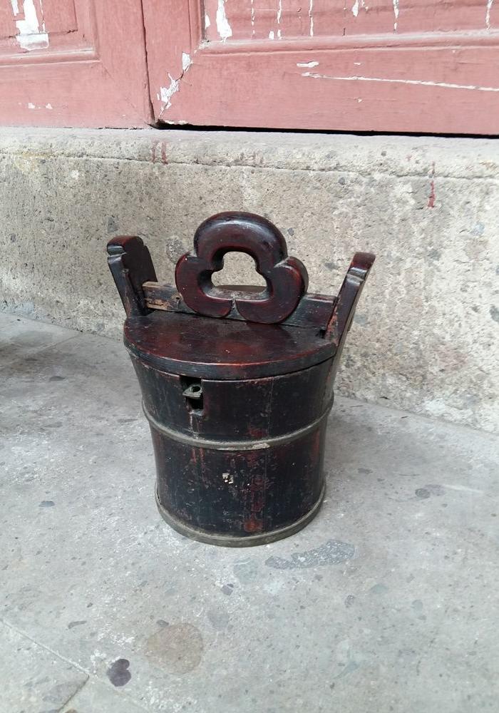 【江啸堂】藏品 古玩 清代木茶桶带原配铜壶老茶桶1套 古董