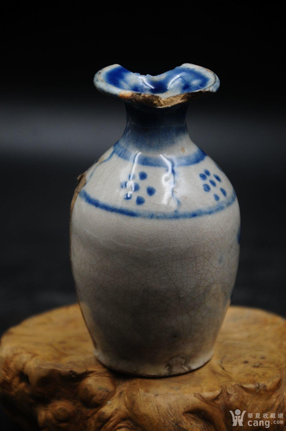 晚清地方窑青花花卉三仙丹瓶