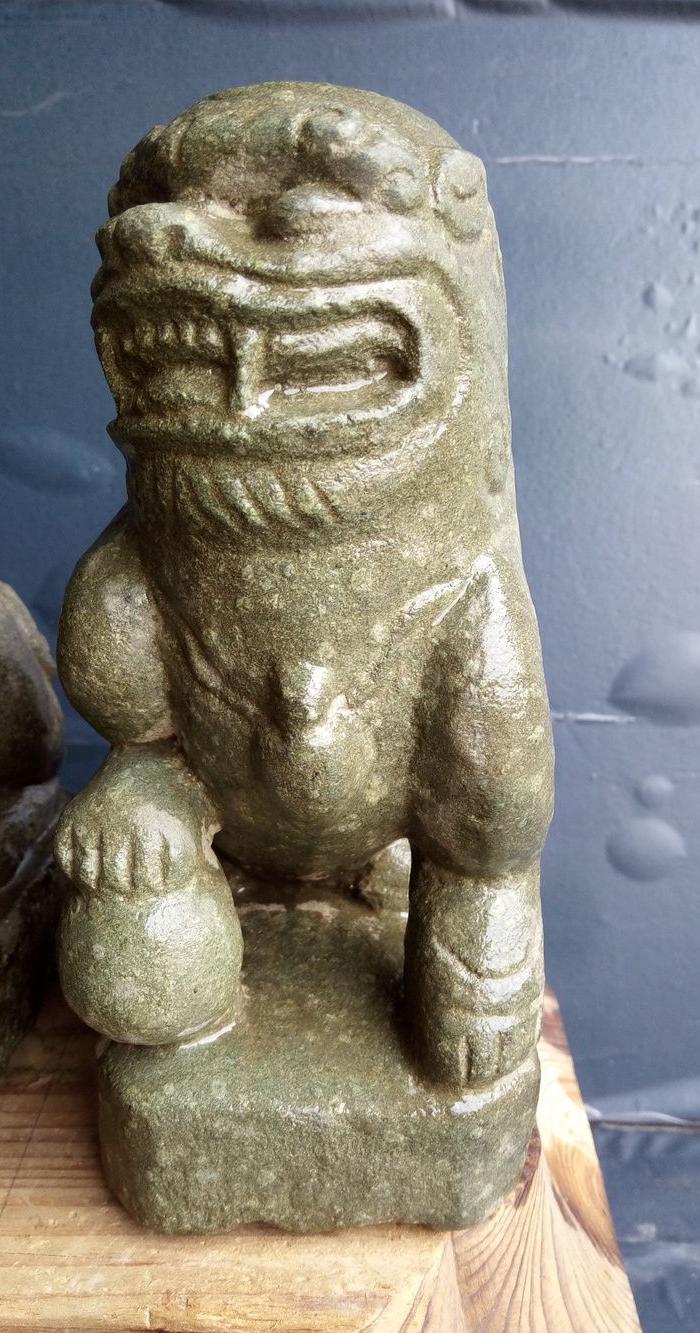 青石雕狮子一对