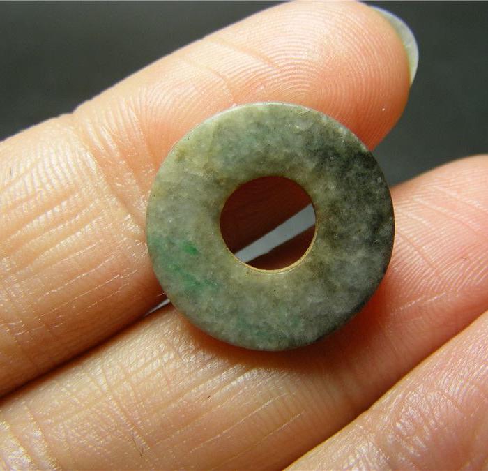 老包浆十足 清代老坑翡翠带黑沁厚实小圆圈圈(包老)