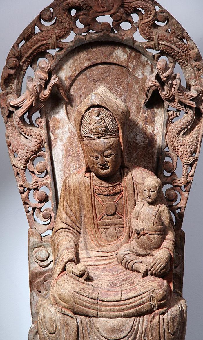 明代 香樟木雕观音坐像