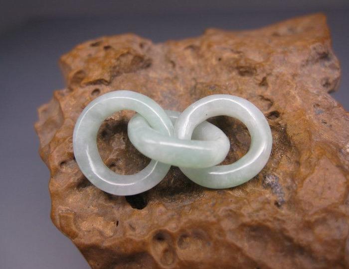 清代天然玉器传世老翡翠 一对三连环挂件