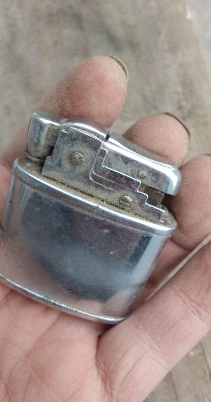 70年代老打火机两个