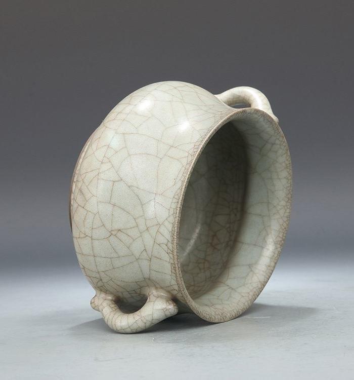 官窑 天青釉 双耳翻口炉 熏炉