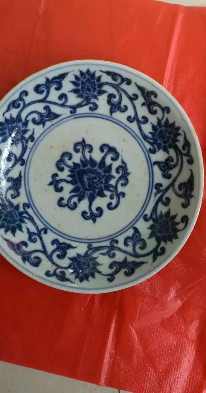 明代宣德青花《花卉》盘