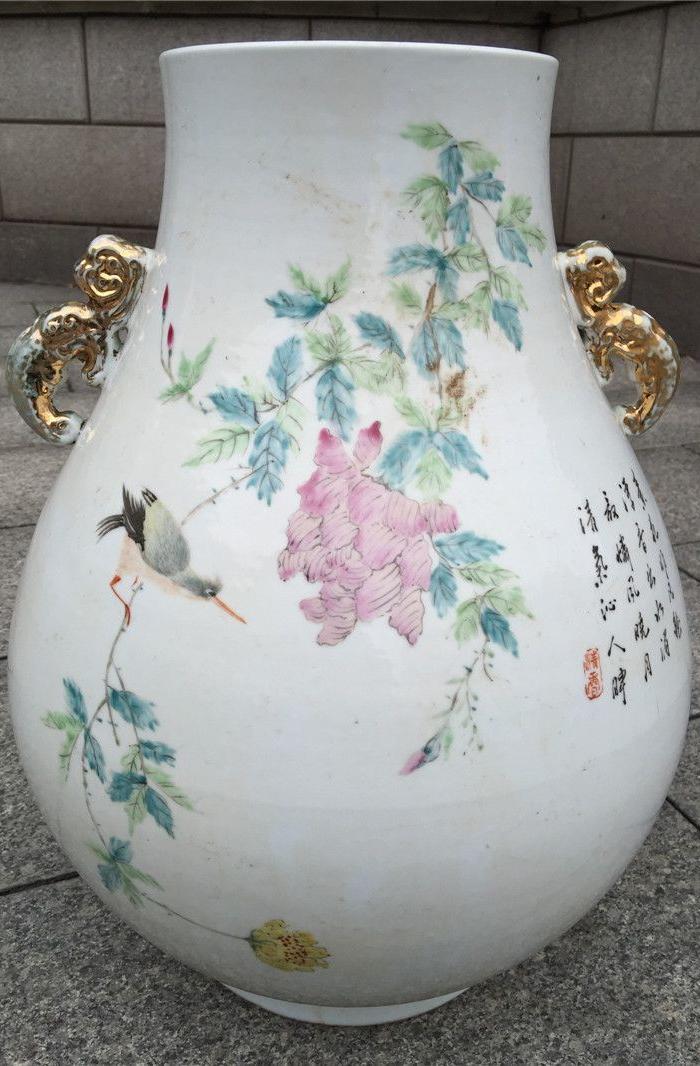 晚清名家周友松浅绛彩人物如意耳尊