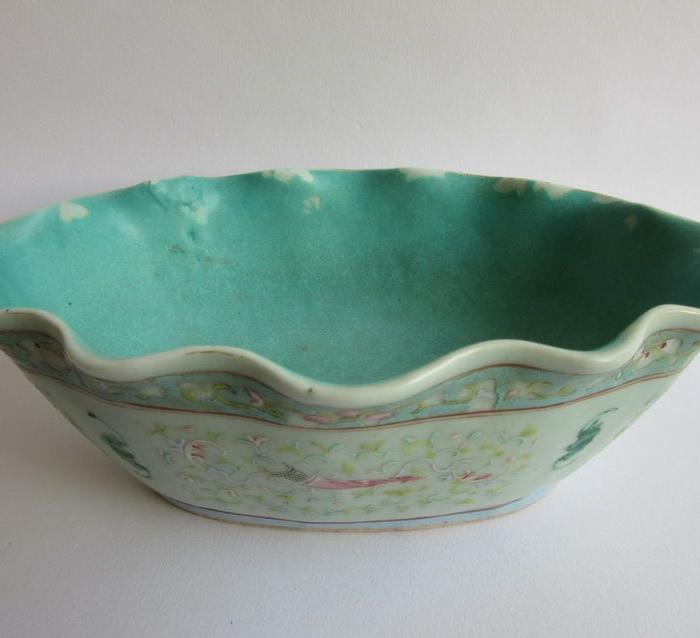 清同治 粉彩八宝花卉葵口碗