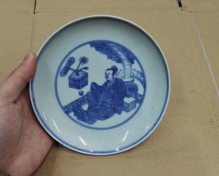 康熙青花人物小盘.