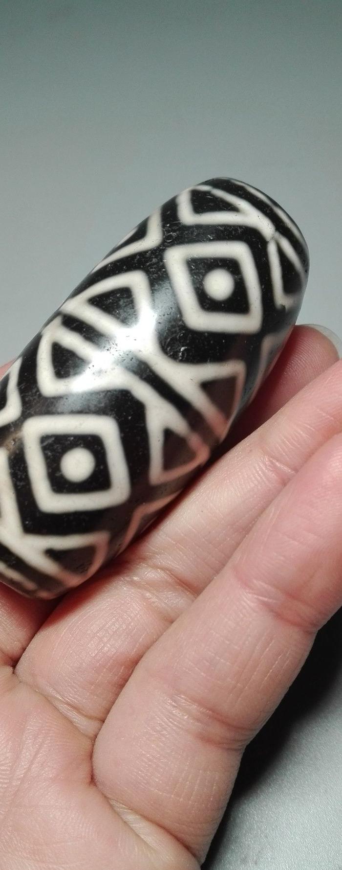 少见菱形纹粗天珠