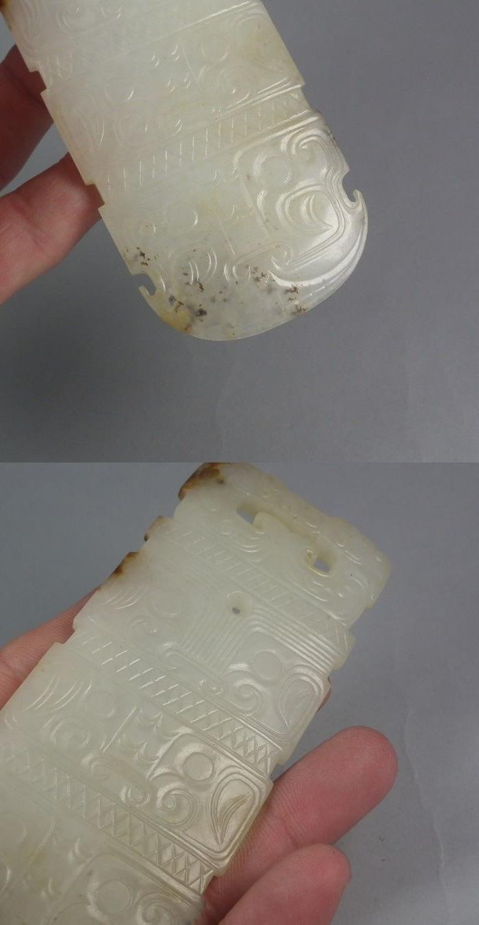 明代和田白玉籽料留皮带沁双面兽面纹双螭龙大玉圭