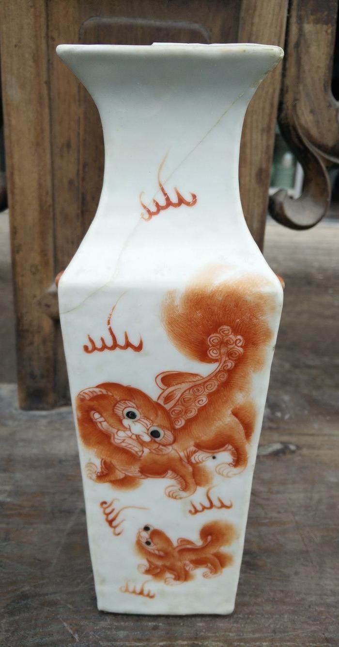    描述:晚清名家方家珍的黄狮子