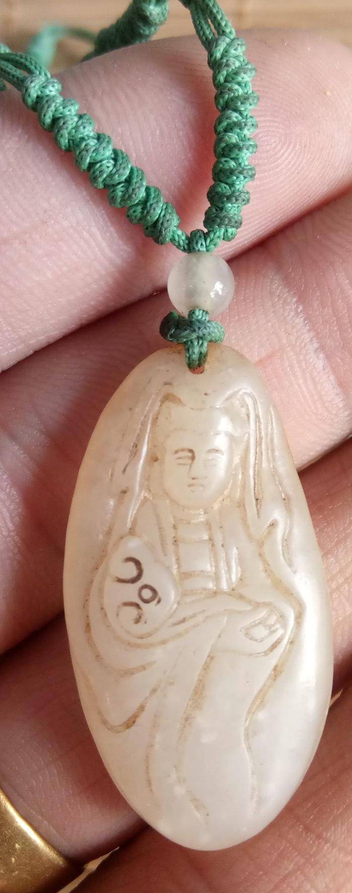 几十年的老手工雕刻小玉观音挂件吊坠