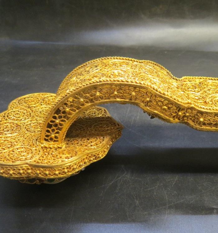 明代纯银鎏金掐丝镶玉如意