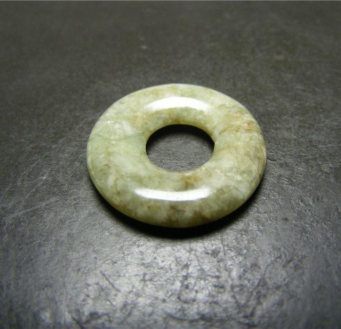 老包浆十足 清代老坑淡色翡翠满沁厚实大圆平安扣