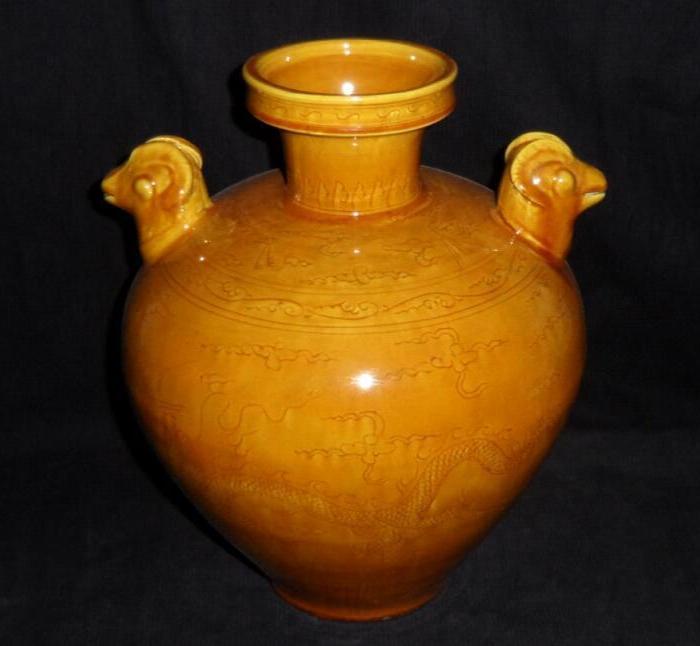 弘治黄釉龙纹羊头尊图片_来自藏友徽州胡同_瓷器_地摊交易_华夏收藏网