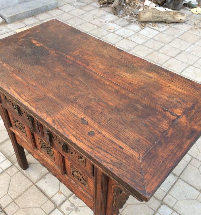 古朴厚重的老楸木桌子一张