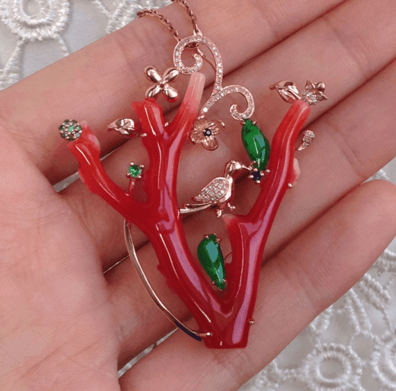 纯天然阿卡红珊瑚枝吊坠 18k金钻石翡翠彩宝镶嵌
