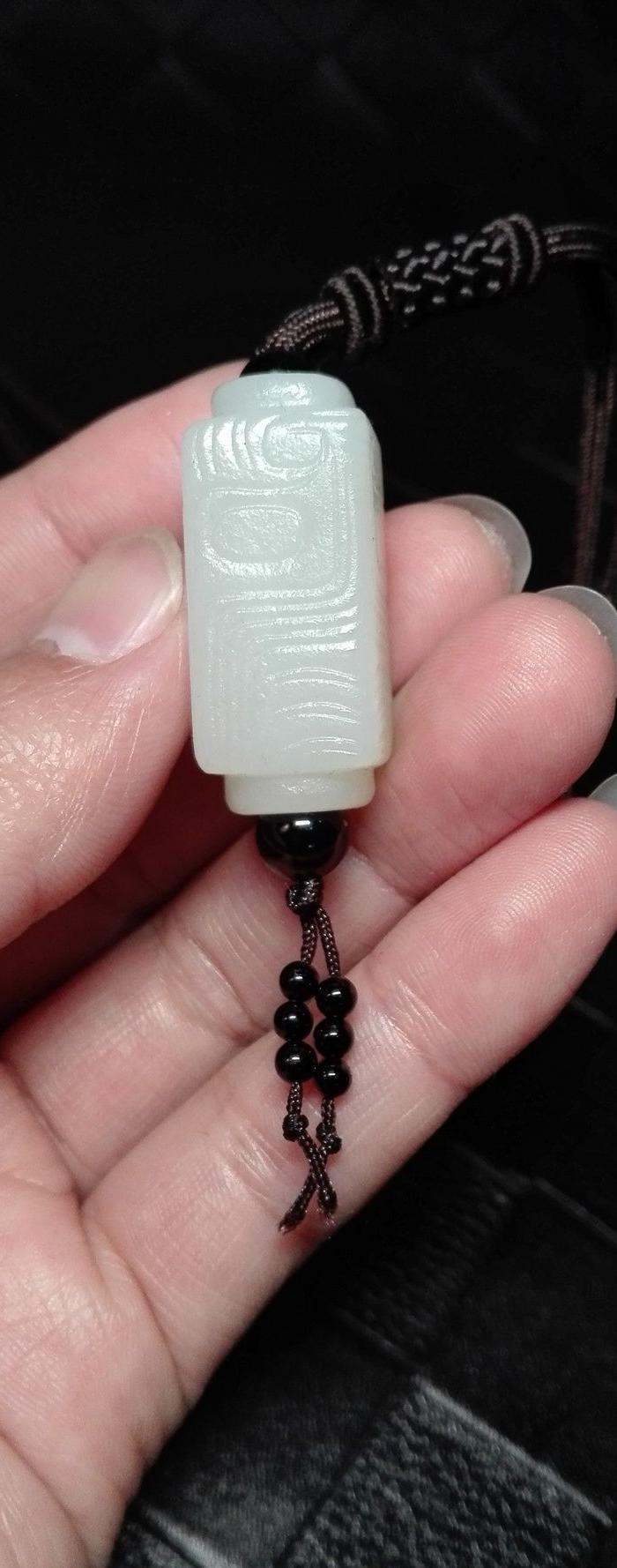 穿戴好的玉勒子