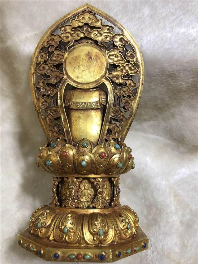 清代纯金佛像