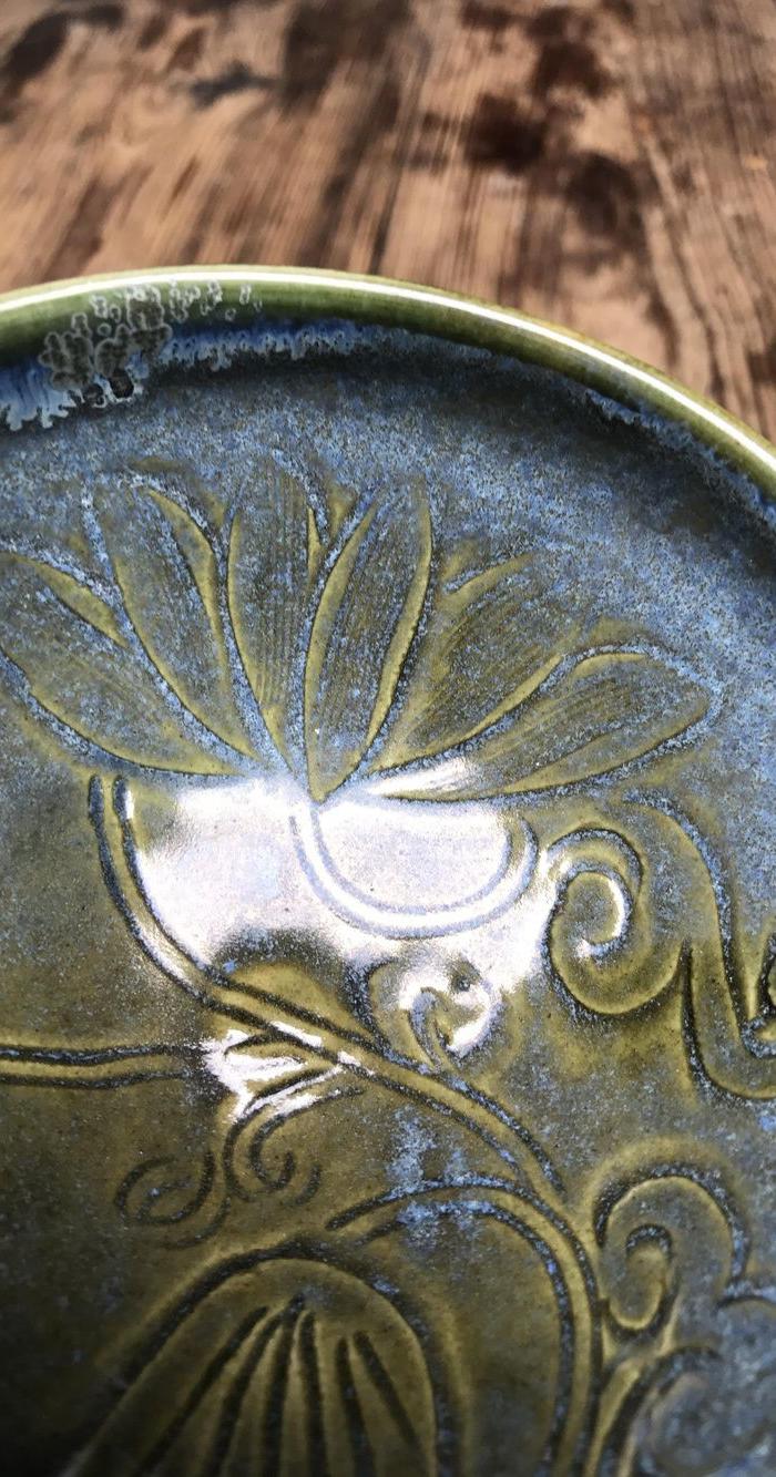 *吉州窑绿釉刻花盏