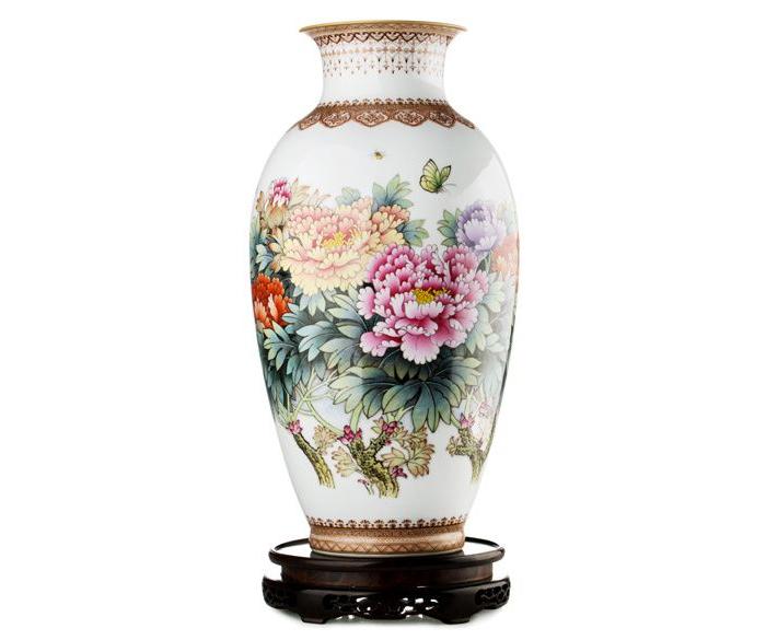 张松茂盛世牡丹粉彩瓶