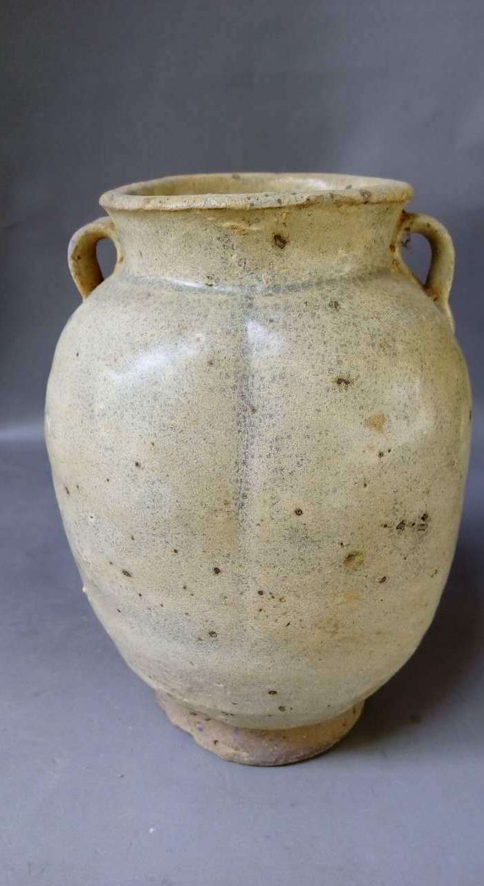 年代:宋代 艺术类别:单色釉 表现形式:罐 品相:全品 内容:纯色无图