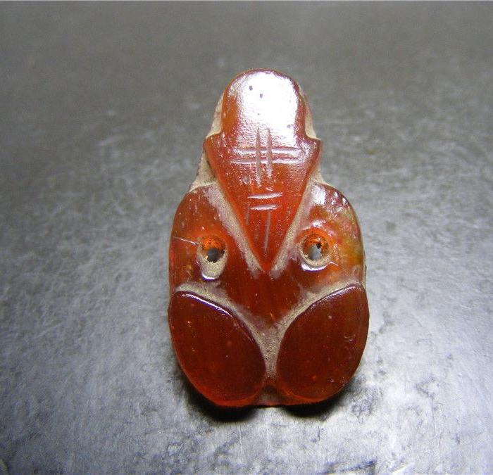 原汁原味 清代老红色琉璃双孔长须翁仲老帽饰