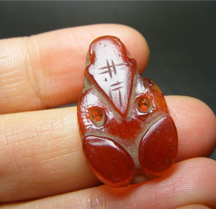 原汁原味 清代老红色琉璃双孔长须翁仲老帽饰