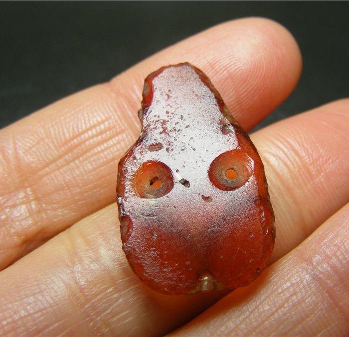 原汁原味 清代老红色琉璃双孔长须翁仲老帽饰