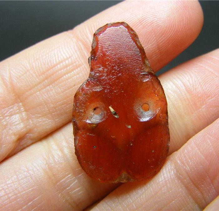 原汁原味 清代老红色琉璃双孔长须翁仲老帽饰