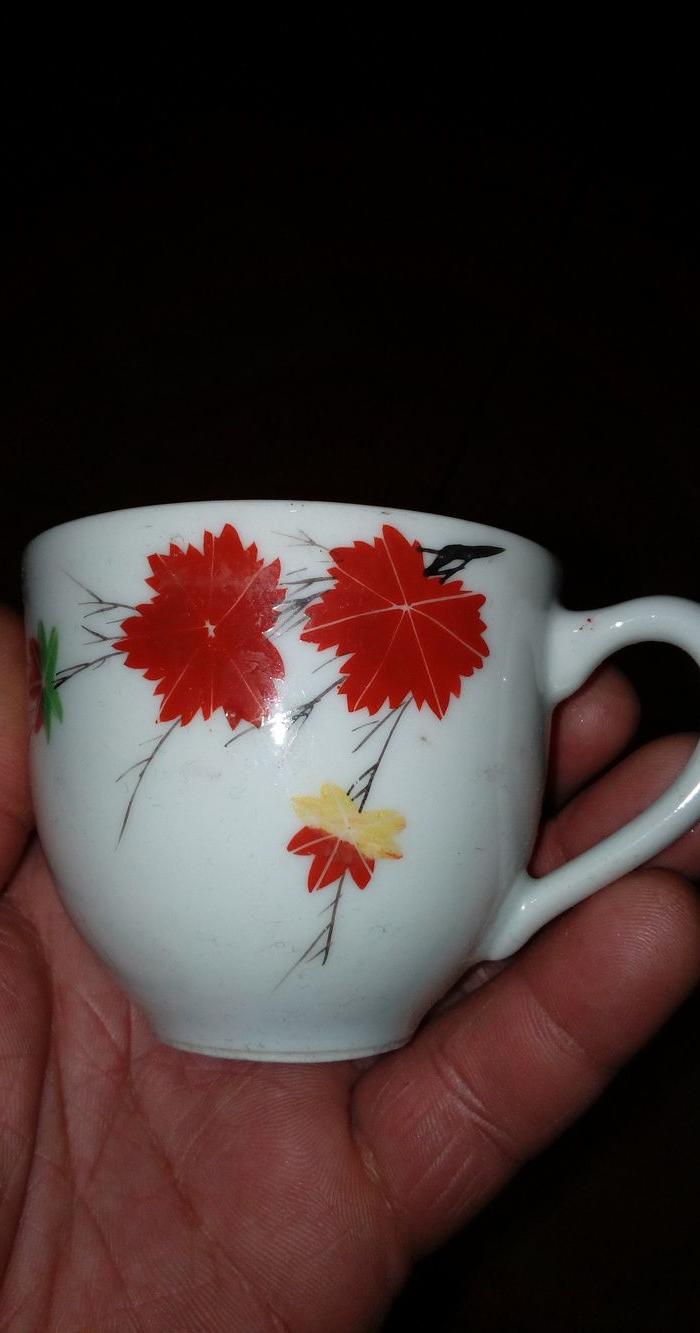 民国彩绘枫叶茶杯一对