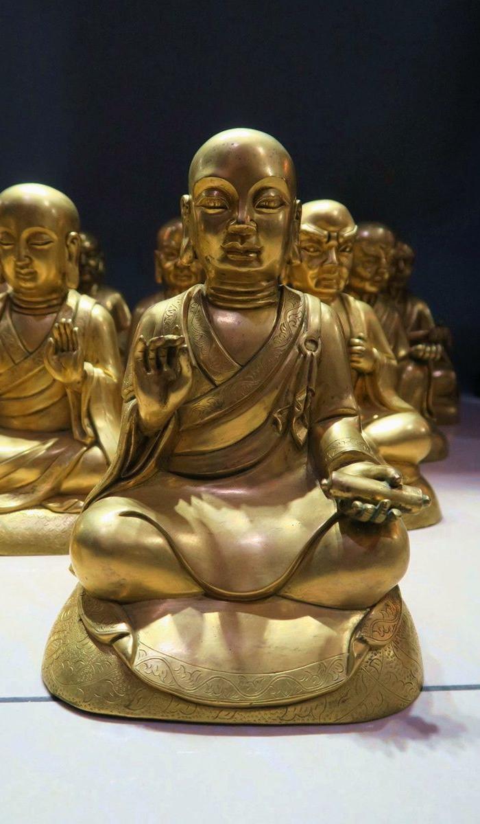 铜鎏金十八罗汉坐像