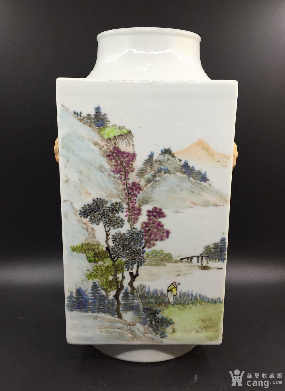 浅绛彩人物山水图棕式瓶
