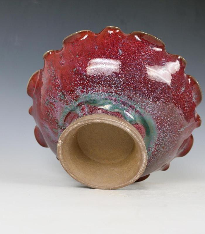 宋钧窑玫瑰红窑变花口大果盘