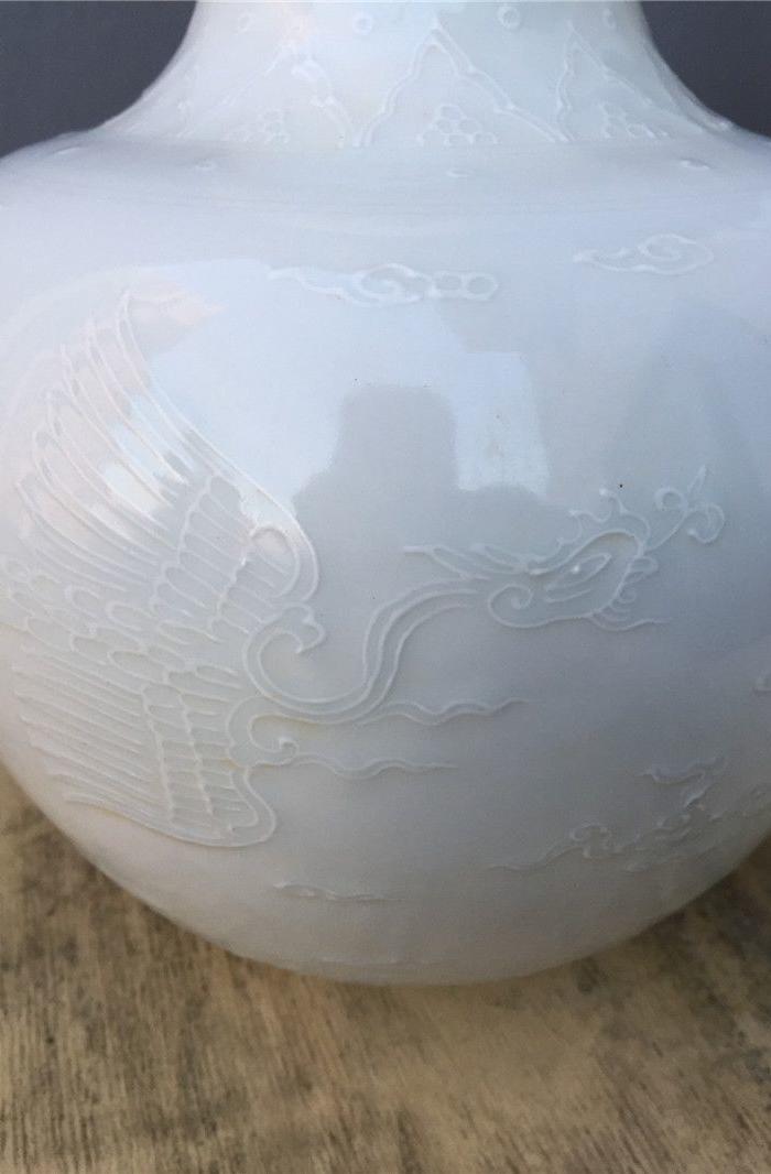 白瓷填白龙凤纹葫芦瓶一对