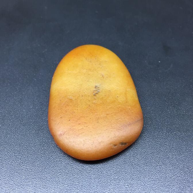 11克黄沁原籽 新疆和田玉籽料原石 黄沁玉牌 镂空牌子