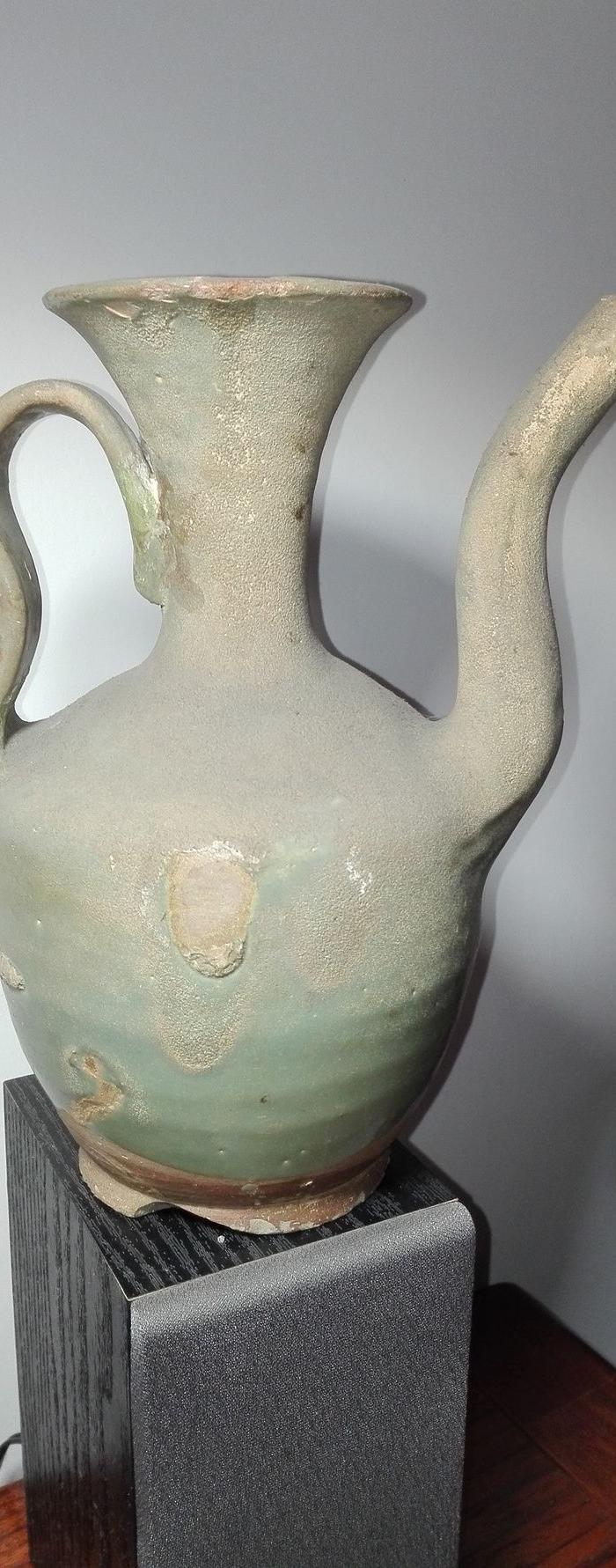 *邛崃窑青瓷长流壶