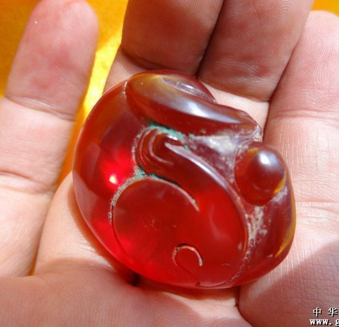 漂亮开门战汉时期红宝石回头兽