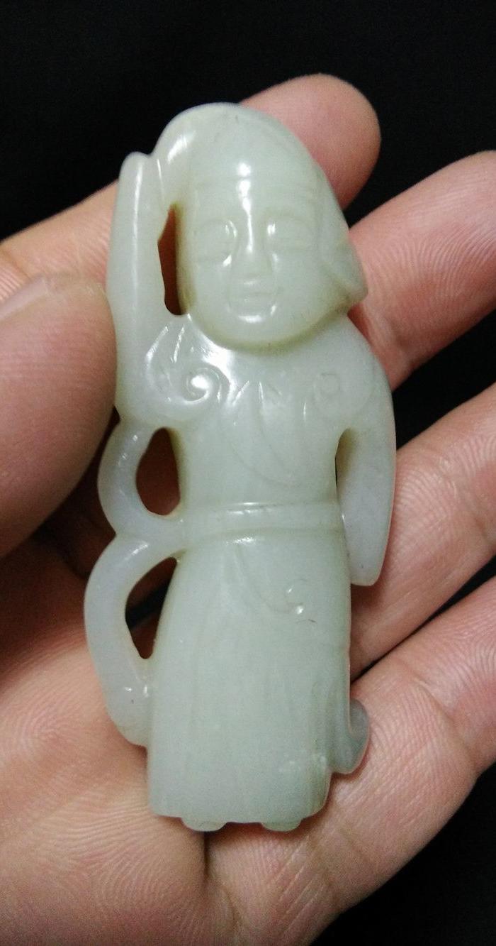 和田玉籽料-把件-胡人舞俑图片_来自藏友彩霞孤鹜齐飞_玉器_地摊交易