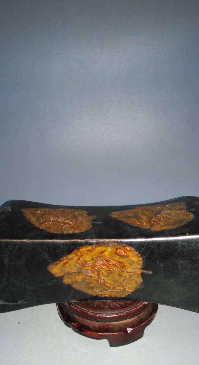 宋 代吉州窑枫叶纹瓷枕