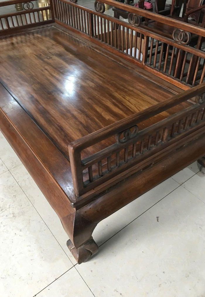 明代传世海南黄花梨罗汉床