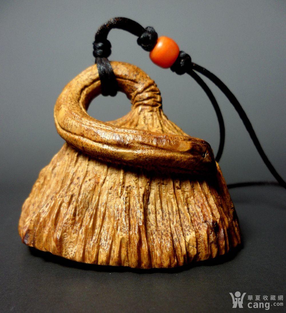 【精品】竹根雕刻莲蓬把件!