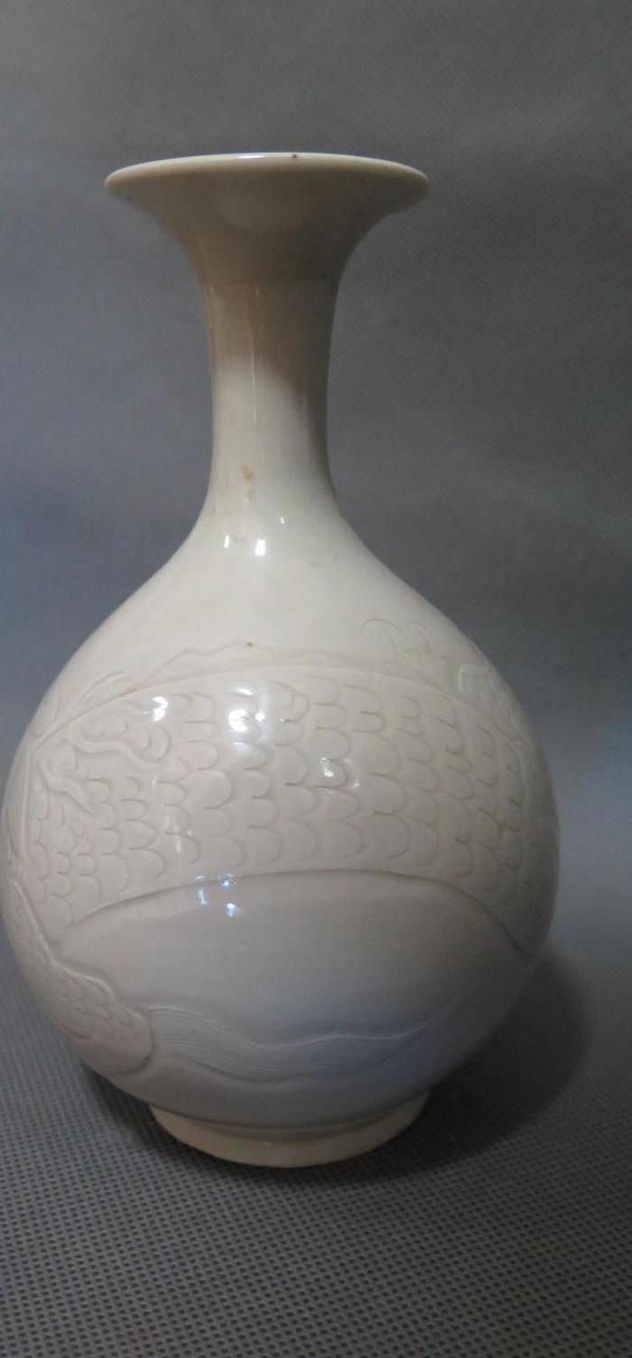 定窑龙纹玉壶春瓶