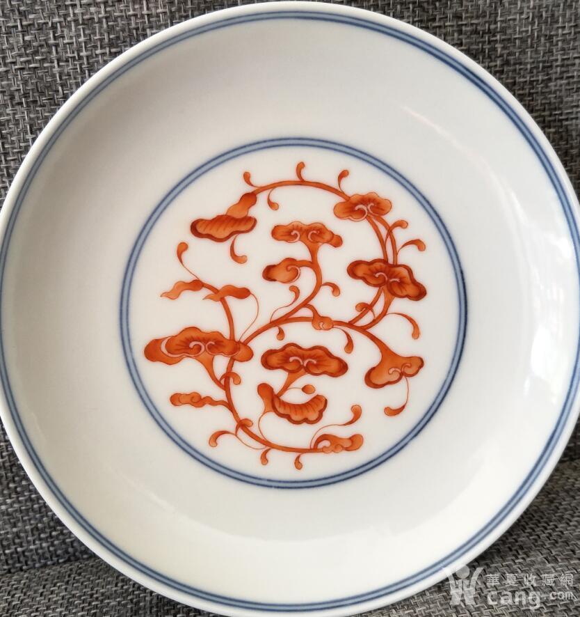 清雍正青花矾红缠枝灵芝纹小盘