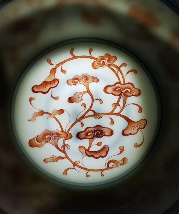 清雍正青花矾红缠枝灵芝纹小盘