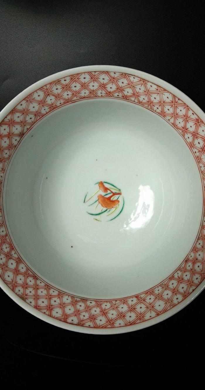 清代 五彩花卉纹蓝料如意饰边供碗 折沿大碗