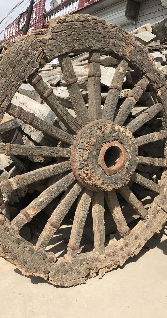 老榆木大车轱辘一个