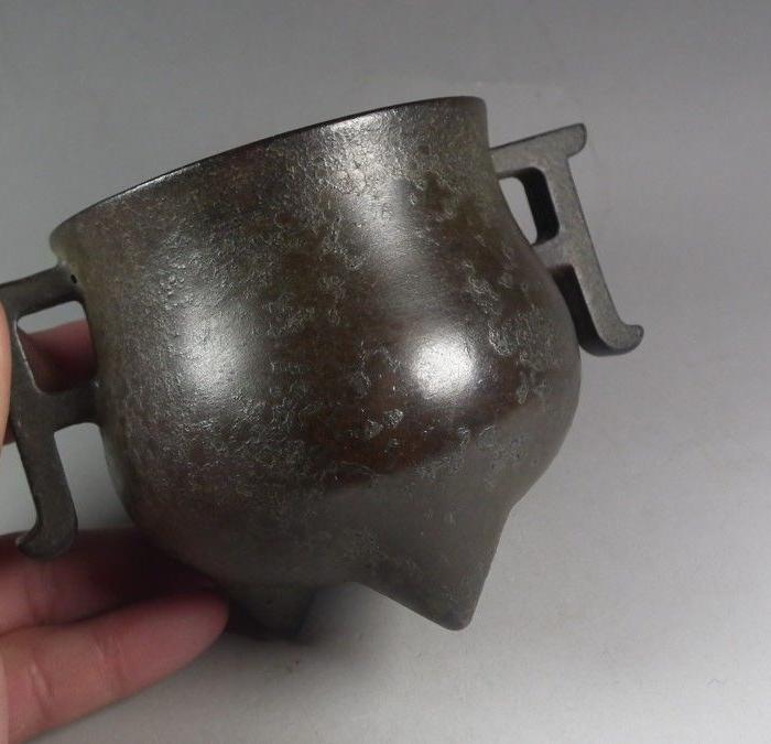 清代老黄铜双耳三足大香炉